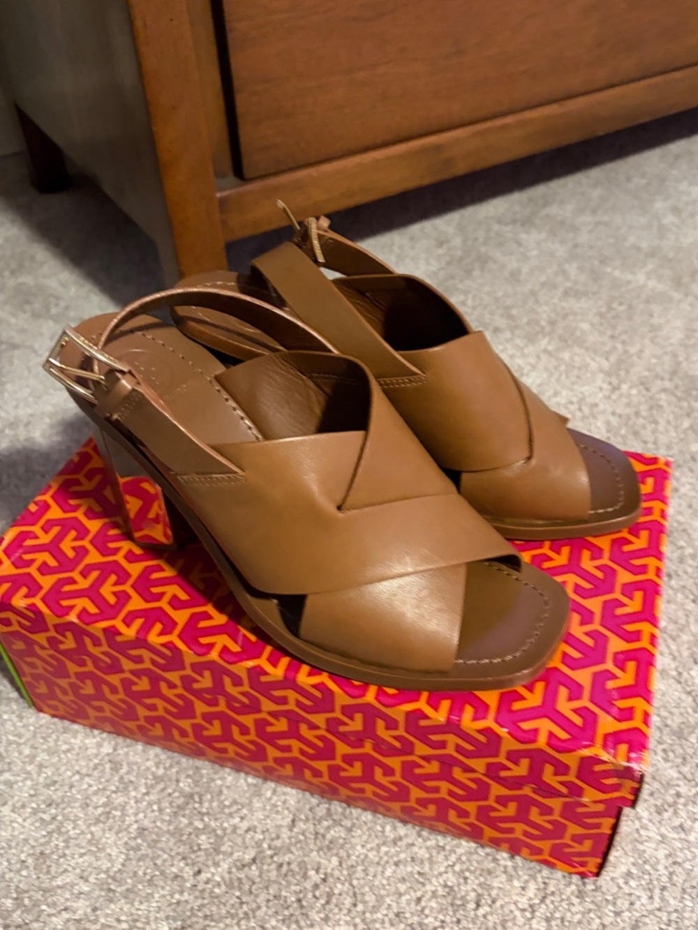 BNIB Tory Burch Tan Leather Block Heel Slingback Sandal